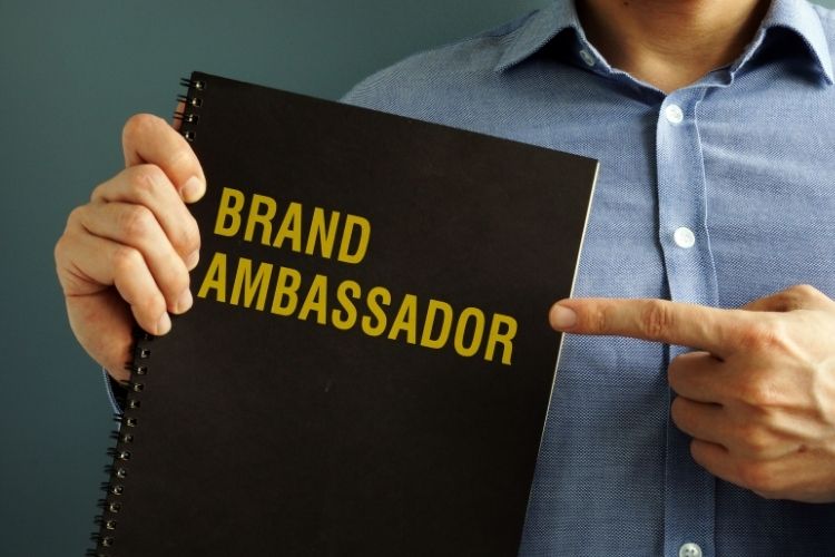 Pourquoi intégrer un programme ambassadeur·rice sur votre site ?