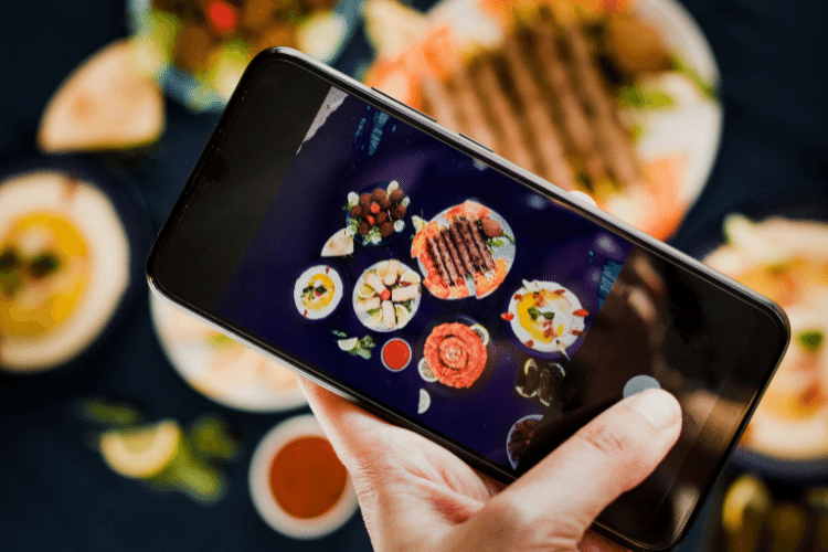 photo food sur les réseaux sociaux avec hashtag spécifique