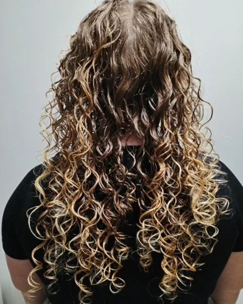 Les mêmes cheveux après la période de test, photo jointe au même avis