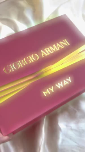 Coffret du parfum My Way de Giorgio Armani photographié par une ambassadrice
