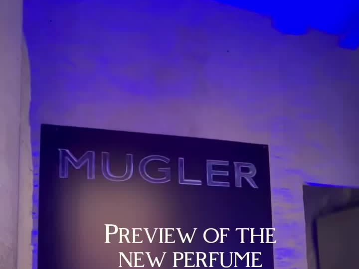 Soirée de lancement d’un parfum Mugler photographiée par une ambassadrice invitée