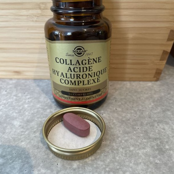 Flacon Solgar Collagène Acide Hyaluronique Complexe photographié par un ambassadeur pour illustrer son avis