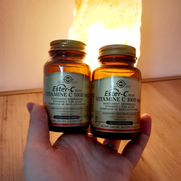 Flacon Solgar Ester-C® 1000 mg photographié par un ambassadeur pour illustrer son avis