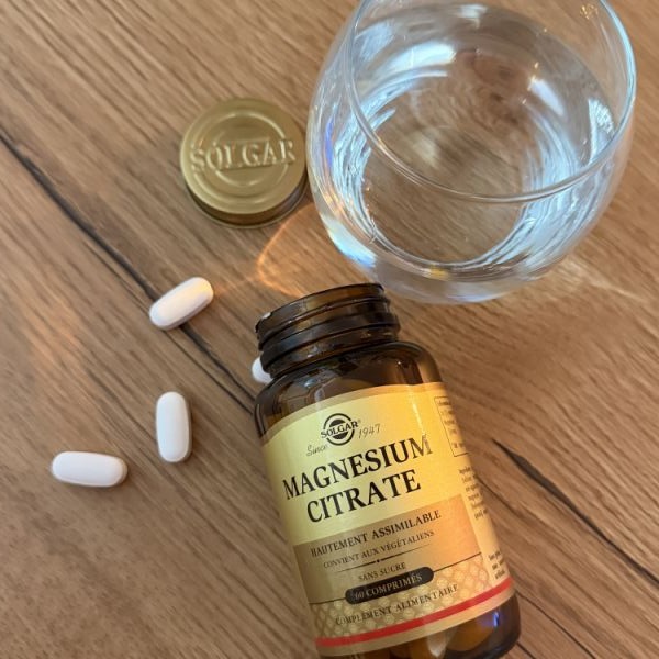 Flacon Solgar Magnésium Citrate photographié par un ambassadeur pour illustrer son avis